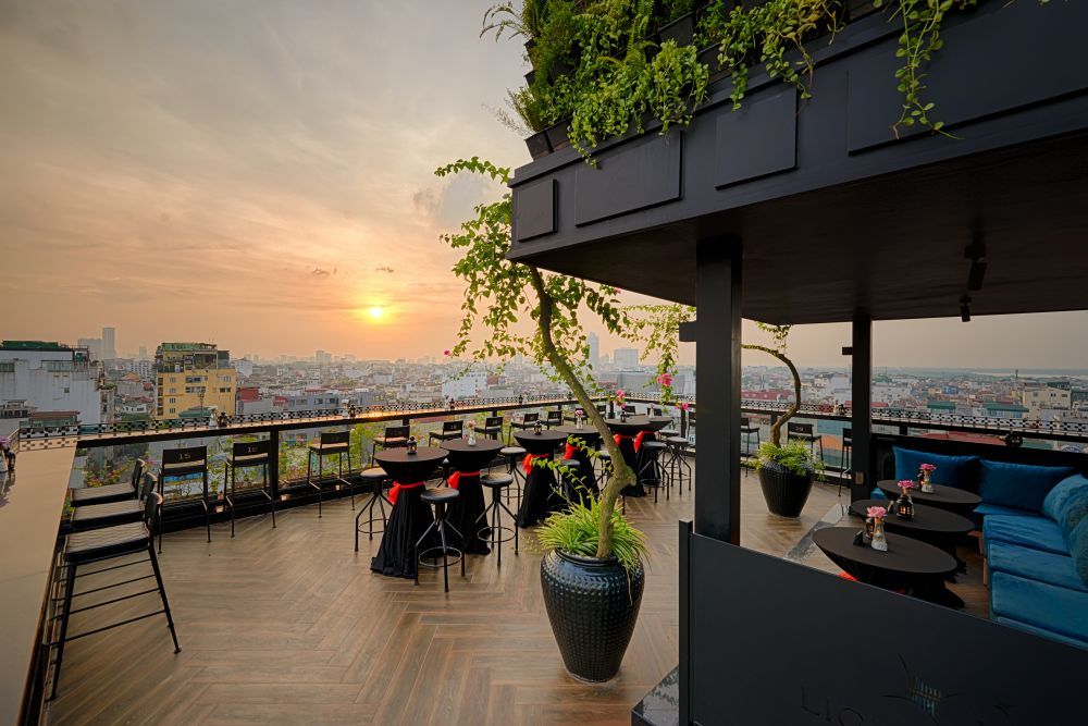 Top 10 Hanoi's coolest sky bars and rooftops